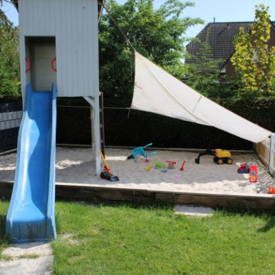 Rutschen und Burgen bauen